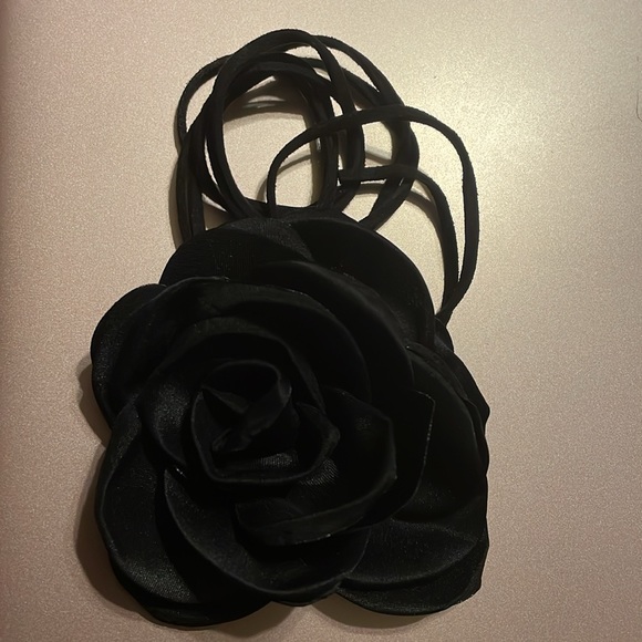 Jane Chic Designs Rose Cameo - Picture 5 of 5